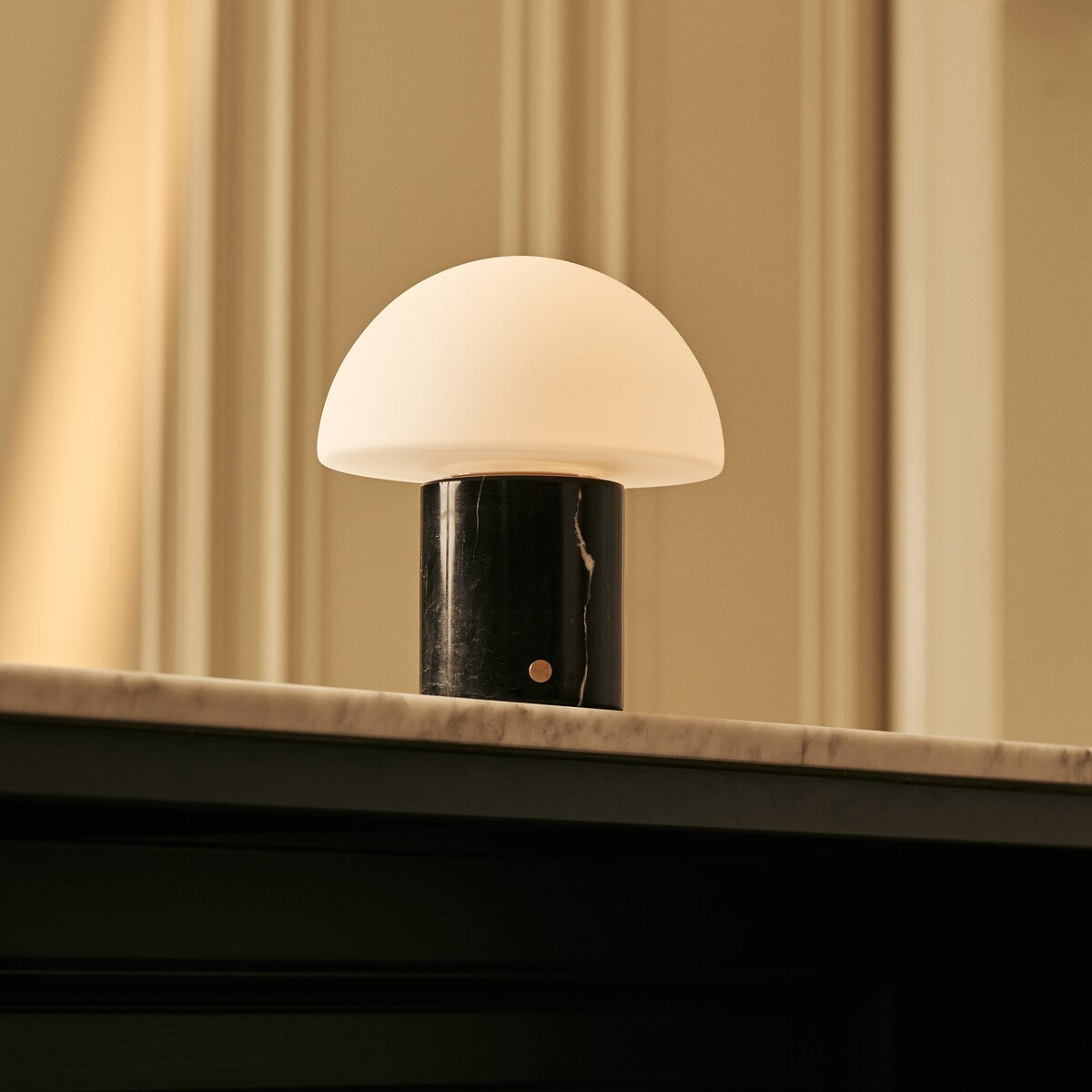 Maris Black – Marble Nero Marquina Rechargeable Table Lamp | Classic, 3 Light Colors & Dimming Function