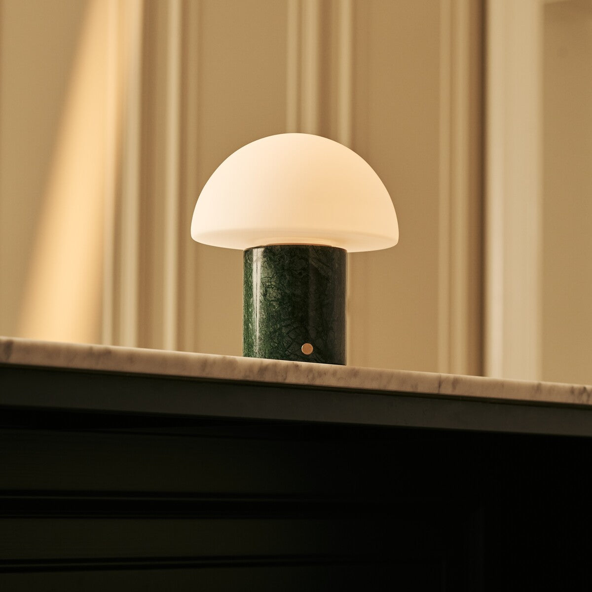 Maris Green – Marble Verde Alpi Rechargeable Table Lamp | Classic, 3 Light Colors & Dimming Function