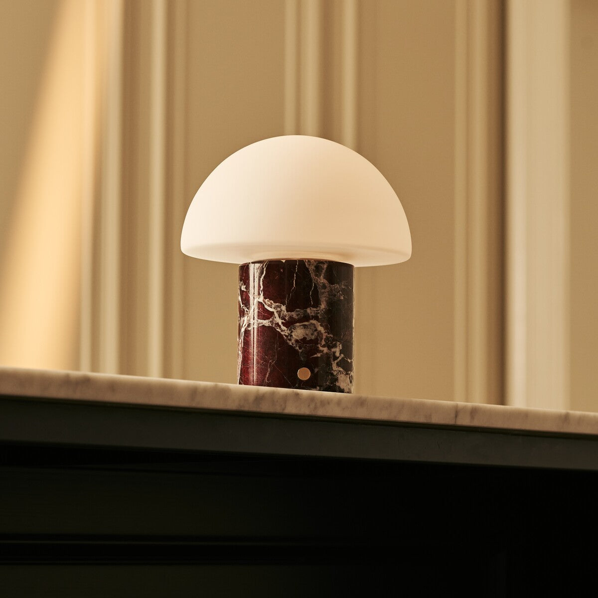 Maris Red – Marble Rosso Levanto Rechargeable Table Lamp | Classic, 3 Light Colors & Dimming Function