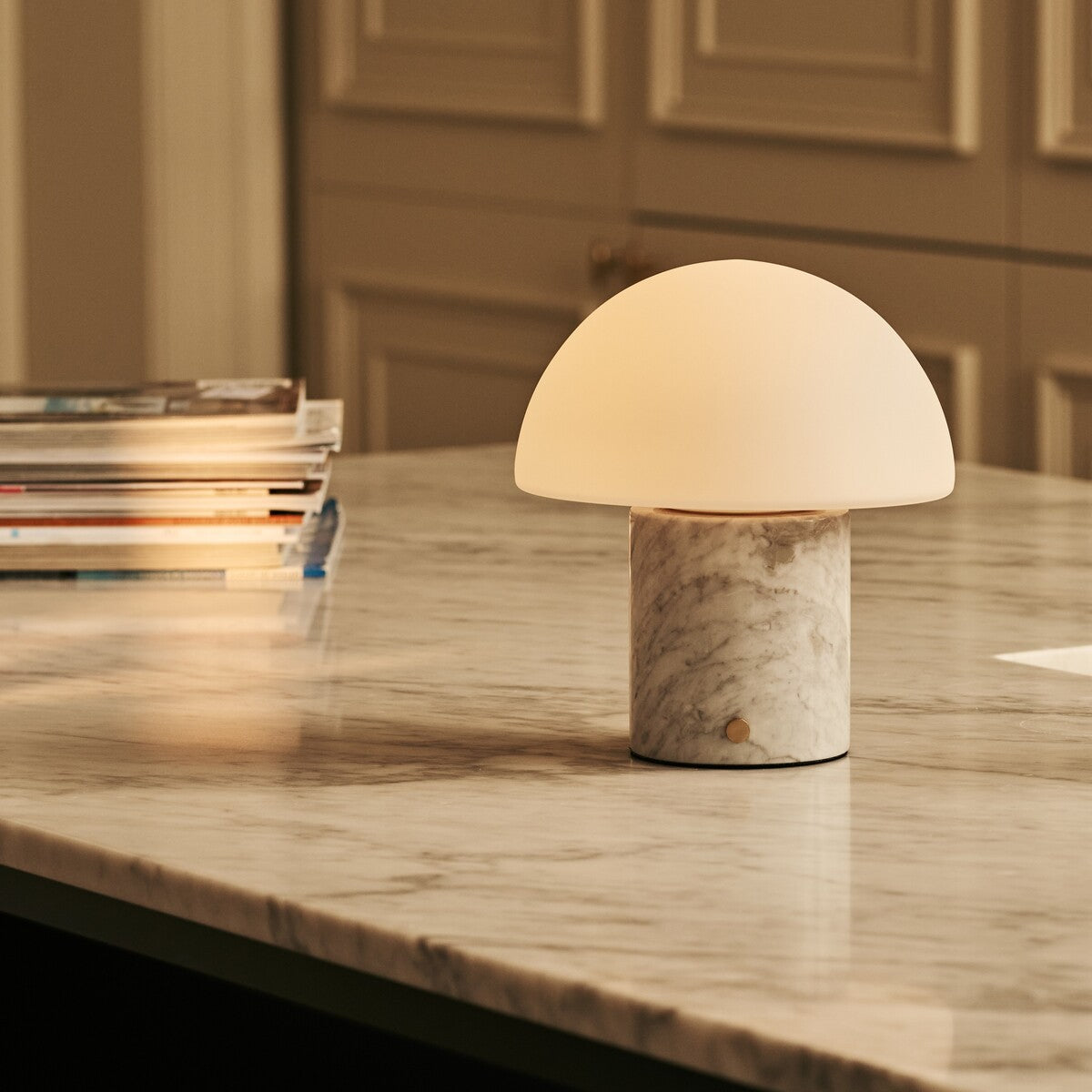 Maris White – Bianco Statuarietto Marble Rechargeable Table Lamp | Classic, 3 Light Colors & Dimming Function