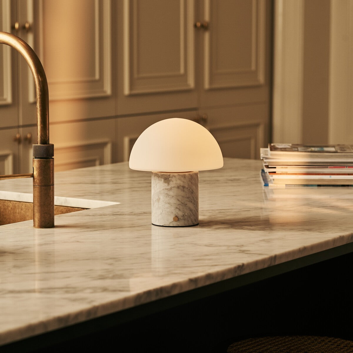 Maris White – Bianco Statuarietto Marble Rechargeable Table Lamp | Classic, 3 Light Colors & Dimming Function