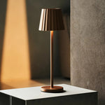 Combi Set Professional – 8 x Maya Copper Rechargeable Table Lamps & 1 x Central Station Wireless Charging Station with Qi-Technology – Perfect for Restaurants, Hospitality & Hotels Tavellio