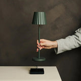 Maya Olive Green Ribbed Table Lamp Made of Iron – Dimmable Lamp & 3 Light Modes, Rechargeable via Wireless Charging Station Tavellio