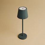 Maya Stone Grey Ribbed Table Lamp Made of Iron – Dimmable Lamp & 3 Light Modes, Rechargeable via Wireless Charging Station Tavellio
