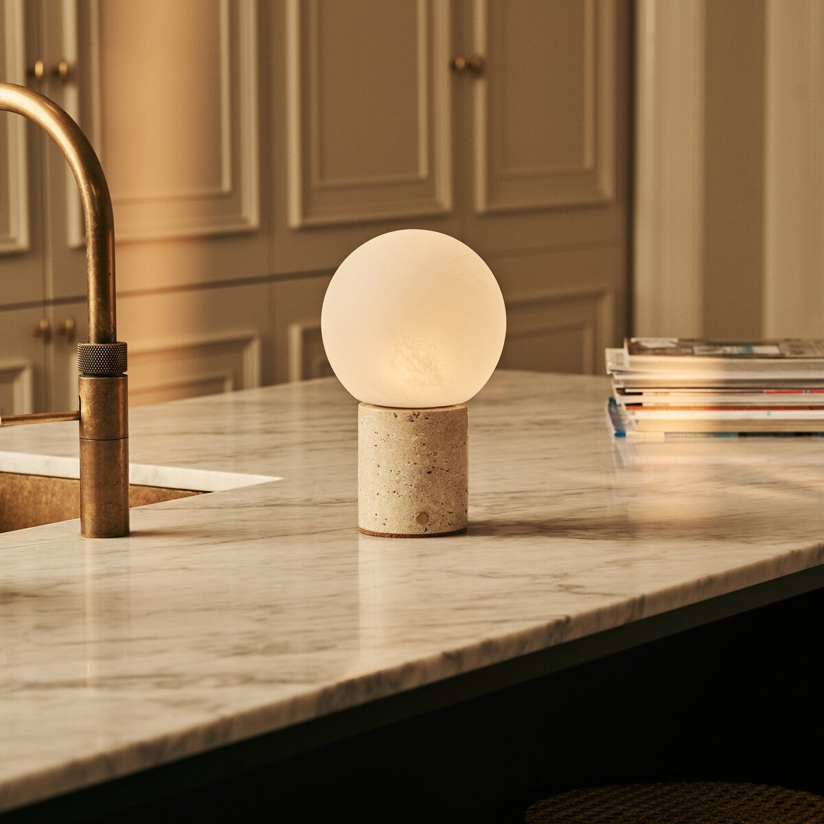 Metsu Beige – Travertino Classico Travertine Rechargeable Table Lamp | Authentic, Dimmable & Up to 100 Hours of Light
