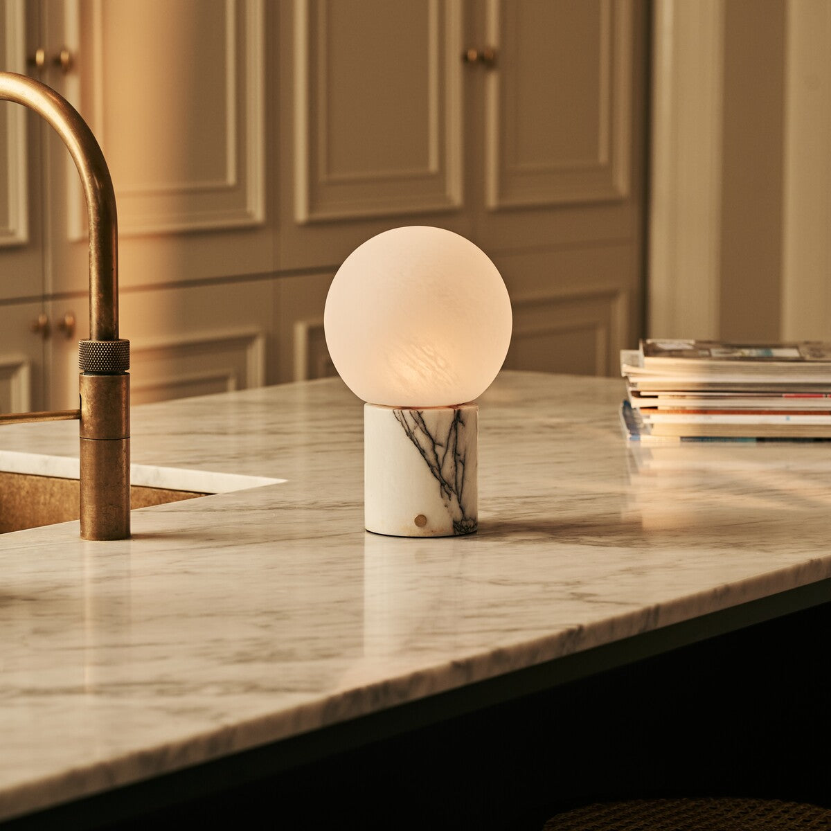 Metsu White – Lilac Marble Rechargeable Table Lamp | Authentic, Dimmable & Up to 100 Hours of Light