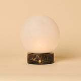 Metsu Small Braun – Emperador Dark Marmor Wiederaufladbare Tischlampe 