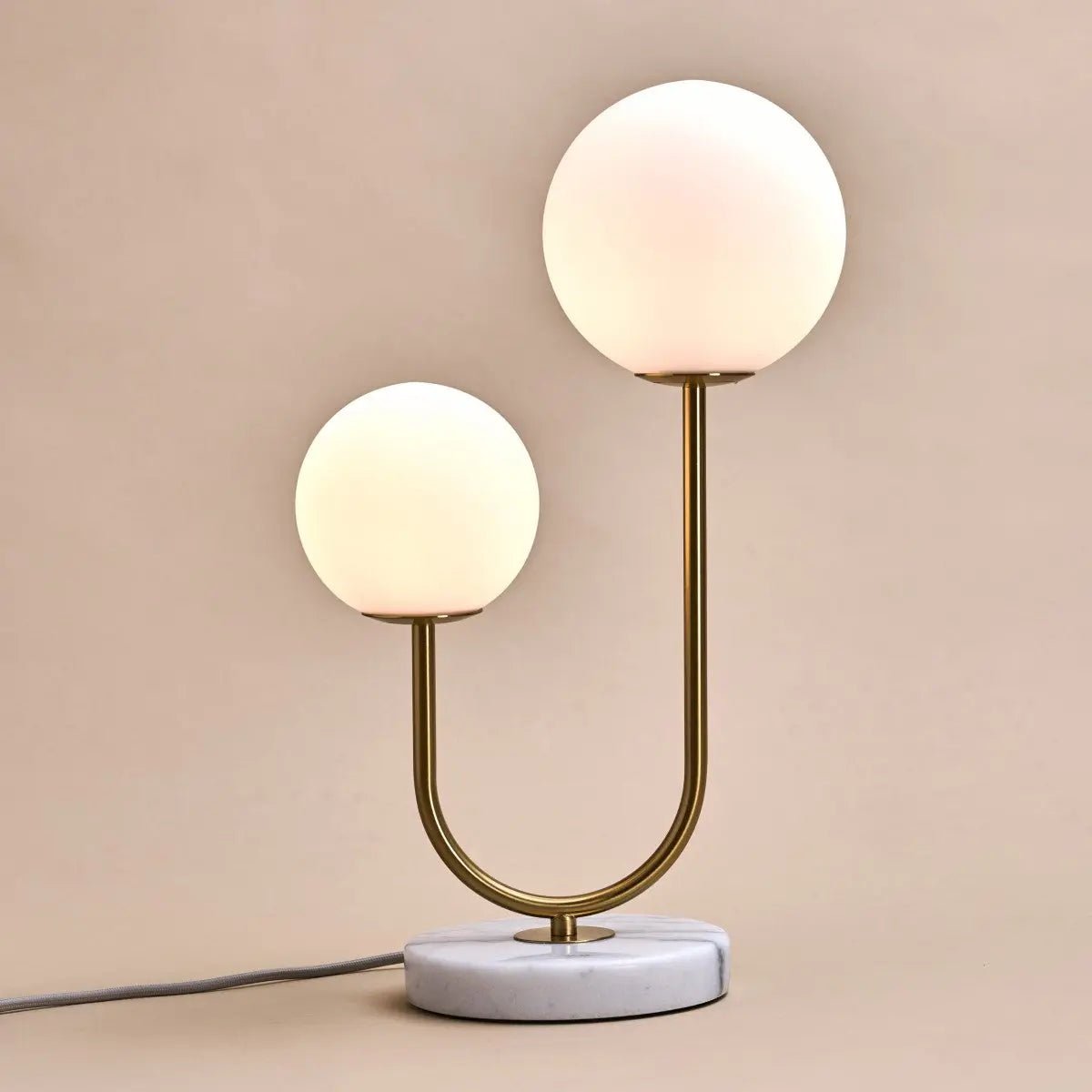Giorgia Elegant Marble Lamp – Elegant Table Lamp with Frosted Glass Bulbs Tavellio
