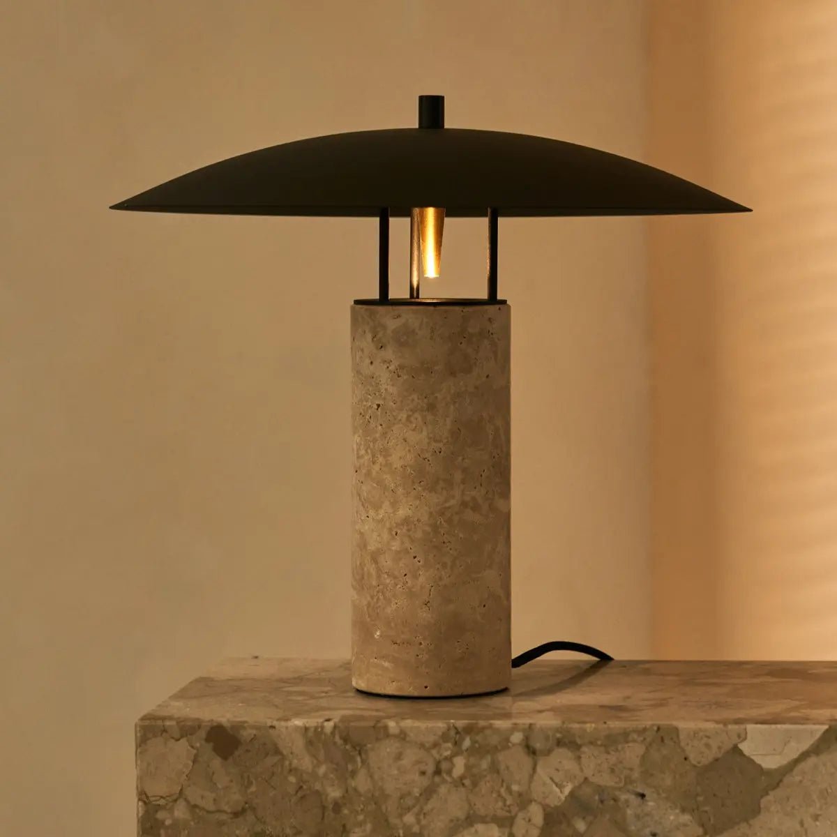 Nicolaas Travertine Lamp – Elegant Handmade Design with Metal & Travertine Tavellio