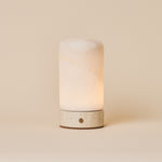 Tafellamp oplaadbaar Noé Classic Travertine, albasten kap met crème travertine voet