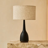 Jacob Black Lamp with Beige Shade – Elegant & Warm Lighting Tavellio