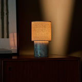 Oplaadbare tafellamp Onoda Medium in Blue Calcite marmer met melkglazen kap