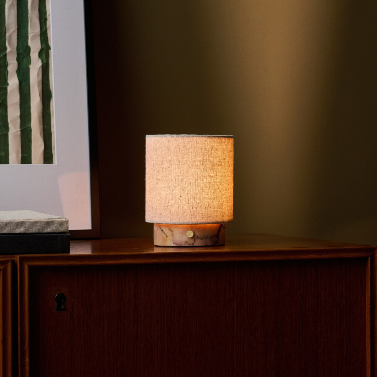 Onoda Small cordless table lamp, pink Calacatta Vionaro marble base with linen fabric shade