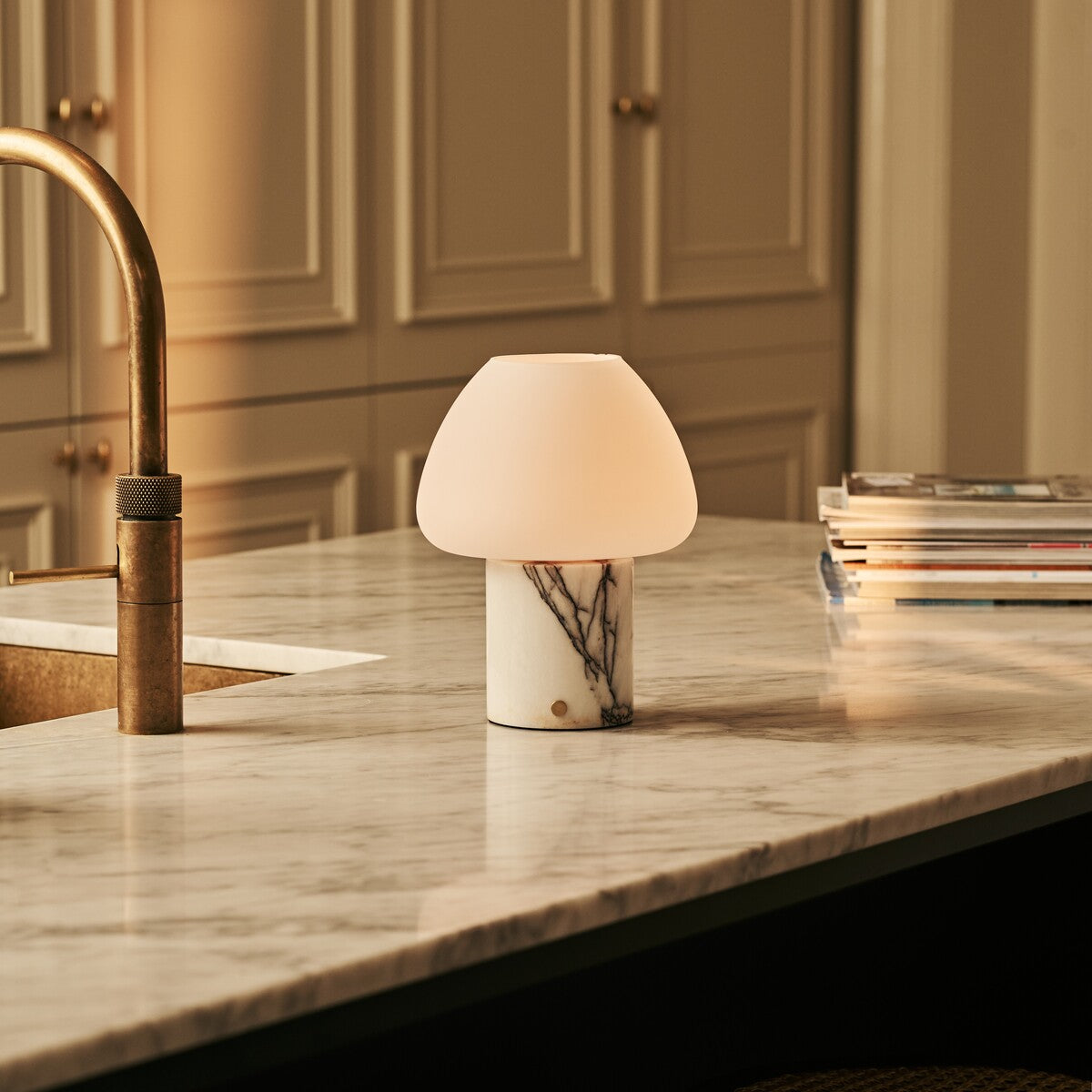 Ostade White – Lilac Marble Rechargeable Table Lamp | Unique, Dimmable & 3 Light Colors