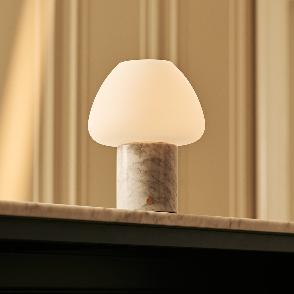 Ostade White – Bianco Statuarietto Marble Rechargeable Table Lamp | Unique, Dimmable & 3 Light Colors