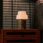 Oplaadbare tafellamp Pissarro Large Emperador Dark Marble, donkerbruin marmer, brandend voor jaloezieen
