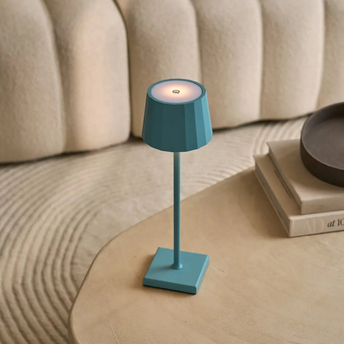 William Amsterdams Blue Rechargeable Iron Table Lamp – Dimmable, 120-Hour Battery, USB-C Tavellio