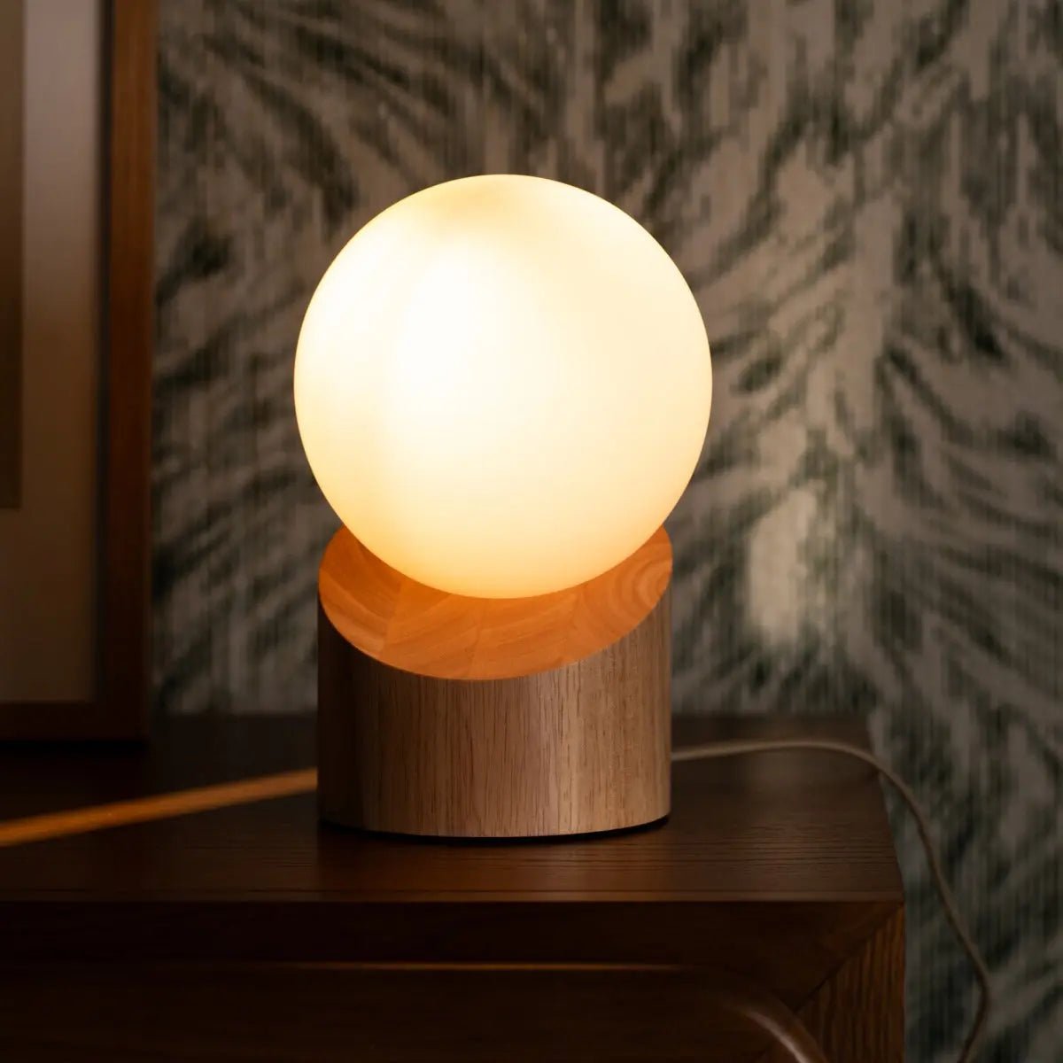 Quin Wooden Lamp with Cord - Sustainable Rubberwood & Frosted Glass Tavellio