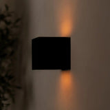 Tess Black Metal Wall Lamp – Motion sensor, 20 Different Light Modes, Dimmable, Magnetic Suspension System Lamp & Including Remote Control Tavellio