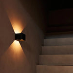 Tess Black Metal Wall Lamp – Motion sensor, 20 Different Light Modes, Dimmable, Magnetic Suspension System Lamp & Including Remote Control Tavellio