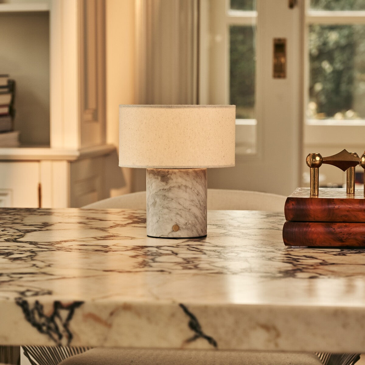 Redon White – Bianco Statuarietto Marble Rechargeable Table Lamp | Up to 100 Hours, Dimmable & Cordless