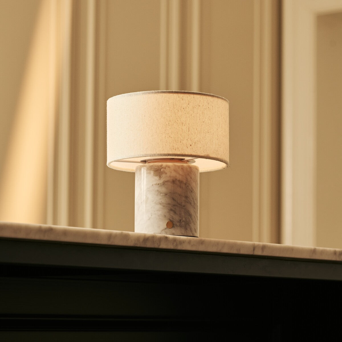 Redon White – Bianco Statuarietto Marble Rechargeable Table Lamp | Up to 100 Hours, Dimmable & Cordless