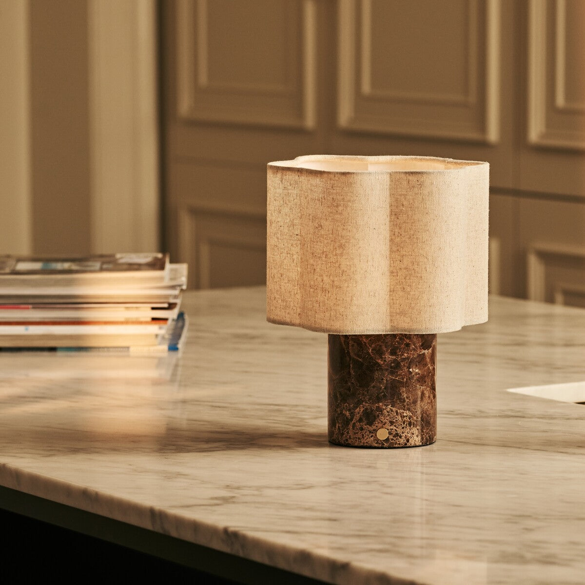 Sisley Brown – Emperador Dark Marble Rechargeable Table Lamp | Cordless, Up to 100 Hours & Linen Blend