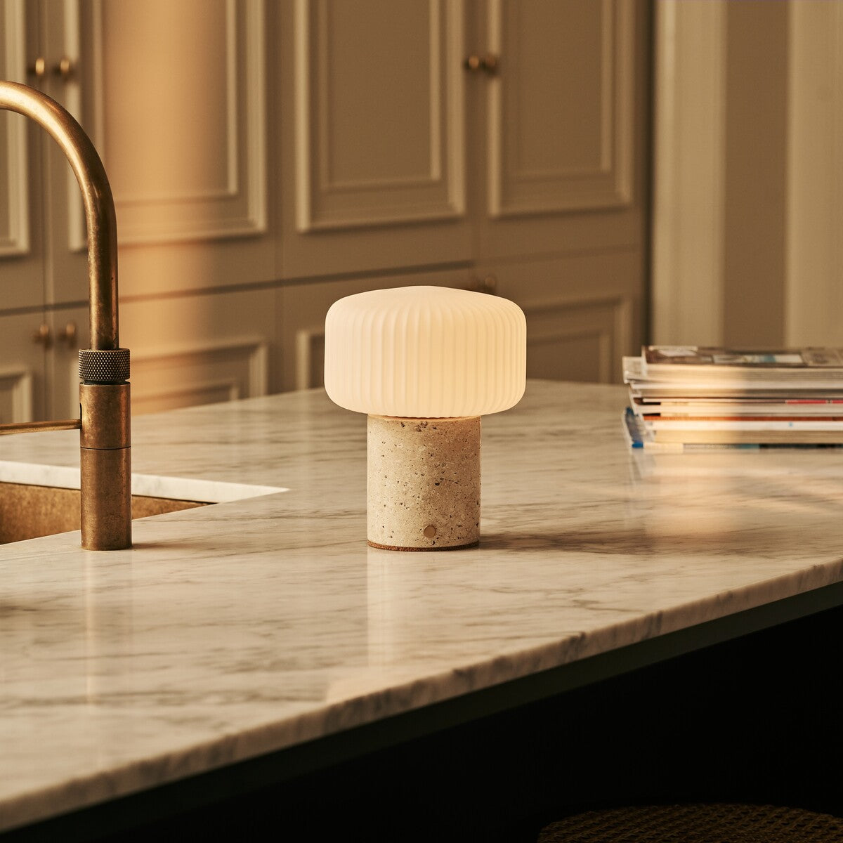 Renoir Beige – Travertino Classico Travertine Rechargeable Table Lamp | Cordless, Dimmable & Up to 100 Hours of Light