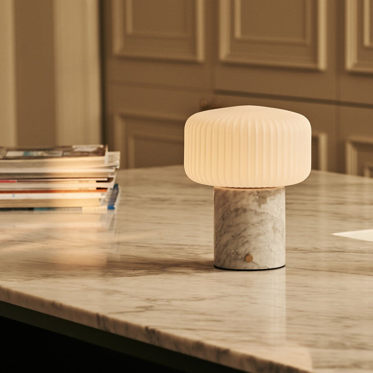 Renoir White – Bianco Statuarietto Marble Rechargeable Table Lamp | Cordless, Dimmable & Up to 100 Hours of Light
