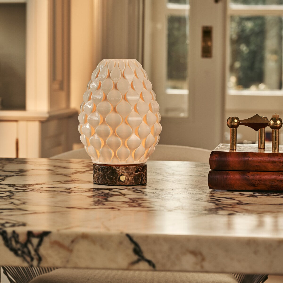 Serena Dark Brown – Emperdor Dark Marble Rechargeable Table Lamp | Cordless, 3D-Printed Porcelain & 3 Light Modes