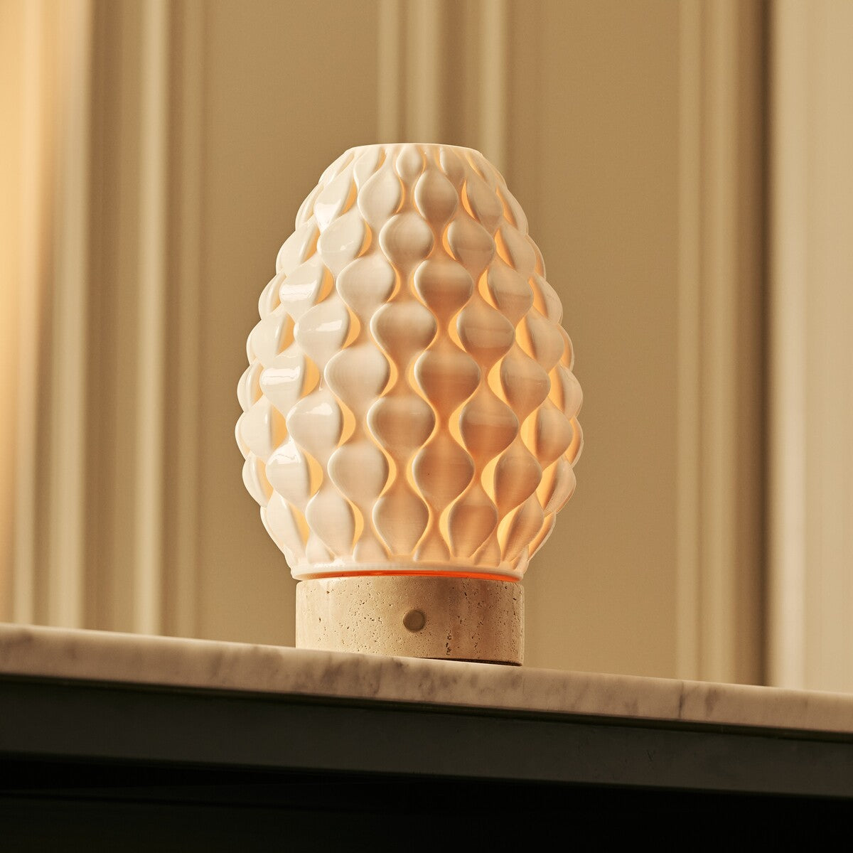 Serena Beige – Travertino Classico Travertine Rechargeable Table Lamp | Cordless, 3D-Printed Porcelain & 3 Light Modes