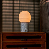 Sol Medium Blue Calcite Marbre & Albâtre Lampe de table rechargeable