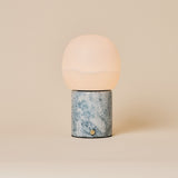 Sol Medium Blue Calcite Marbre & Albâtre Lampe de table rechargeable