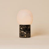 Sol Medium Emperador Dark Marbre & Albâtre Lampe de table rechargeable