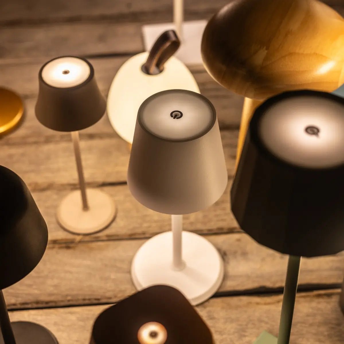 James White Rechargeable Table Lamp – Cordless, Dimmable & Elegant Tavellio