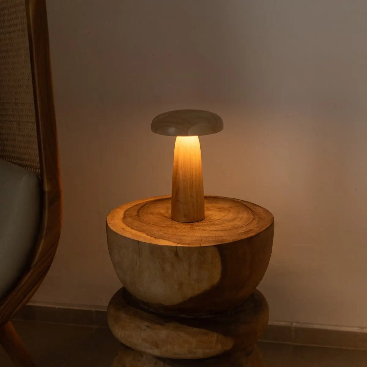 Lennart Wooden Table Lamp – Rechargeable, Dimmable & Cordless Lighting Tavellio
