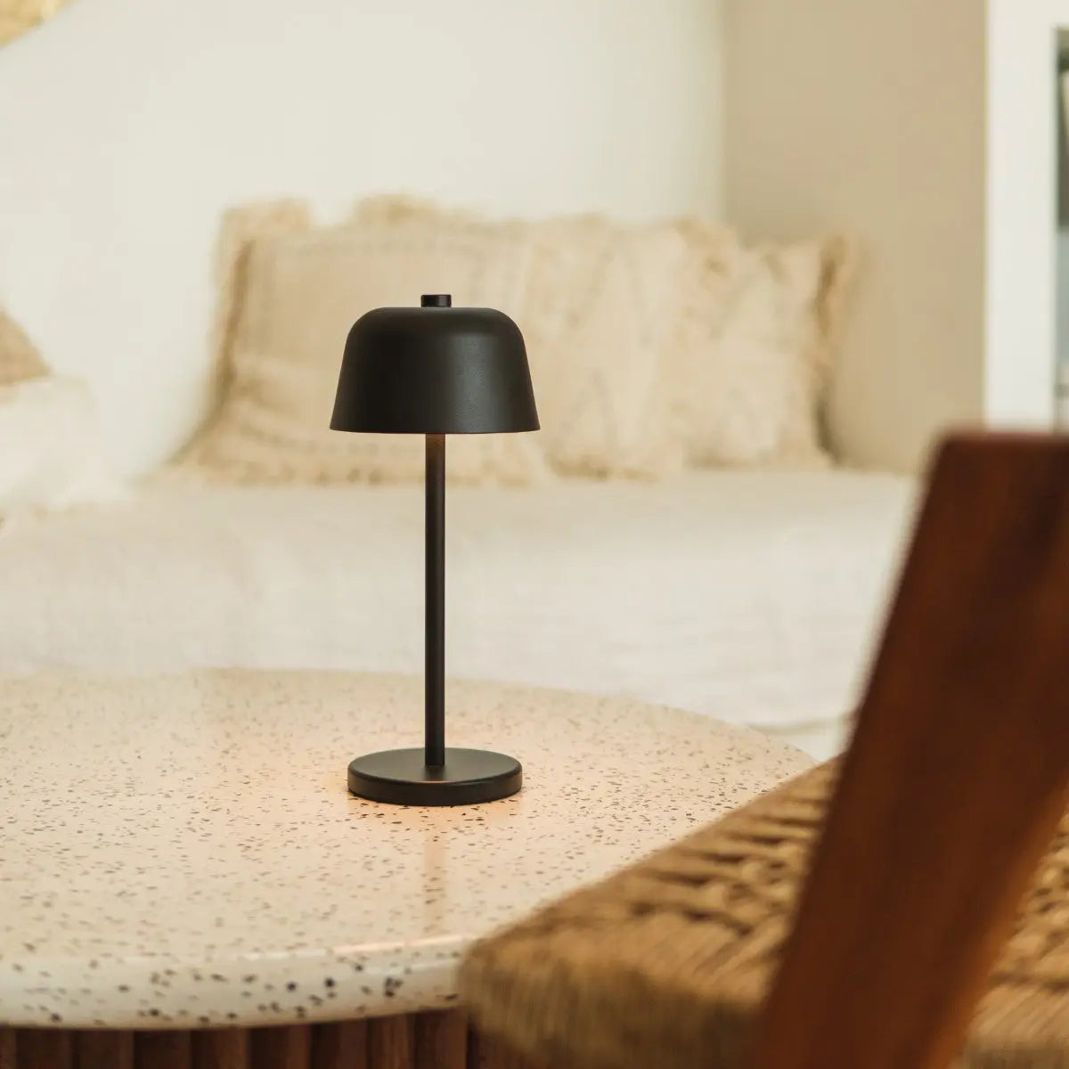 Anton black - Rechargeable iron table lamp Tavellio