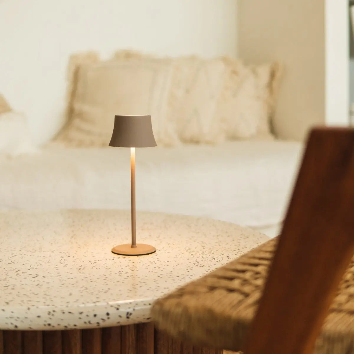 Willy Mini Koala Grey Rechargeable Table Lamp – Cordless, Dimmable, 80-Hour Battery Tavellio
