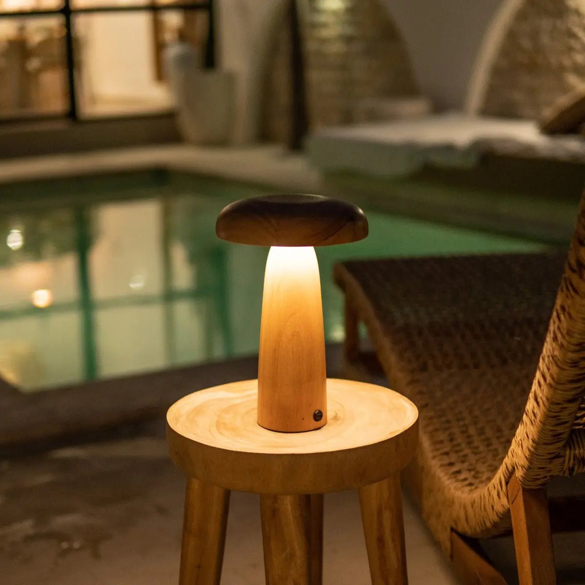 Lennart Wooden Table Lamp – Rechargeable, Dimmable & Cordless Lighting Tavellio