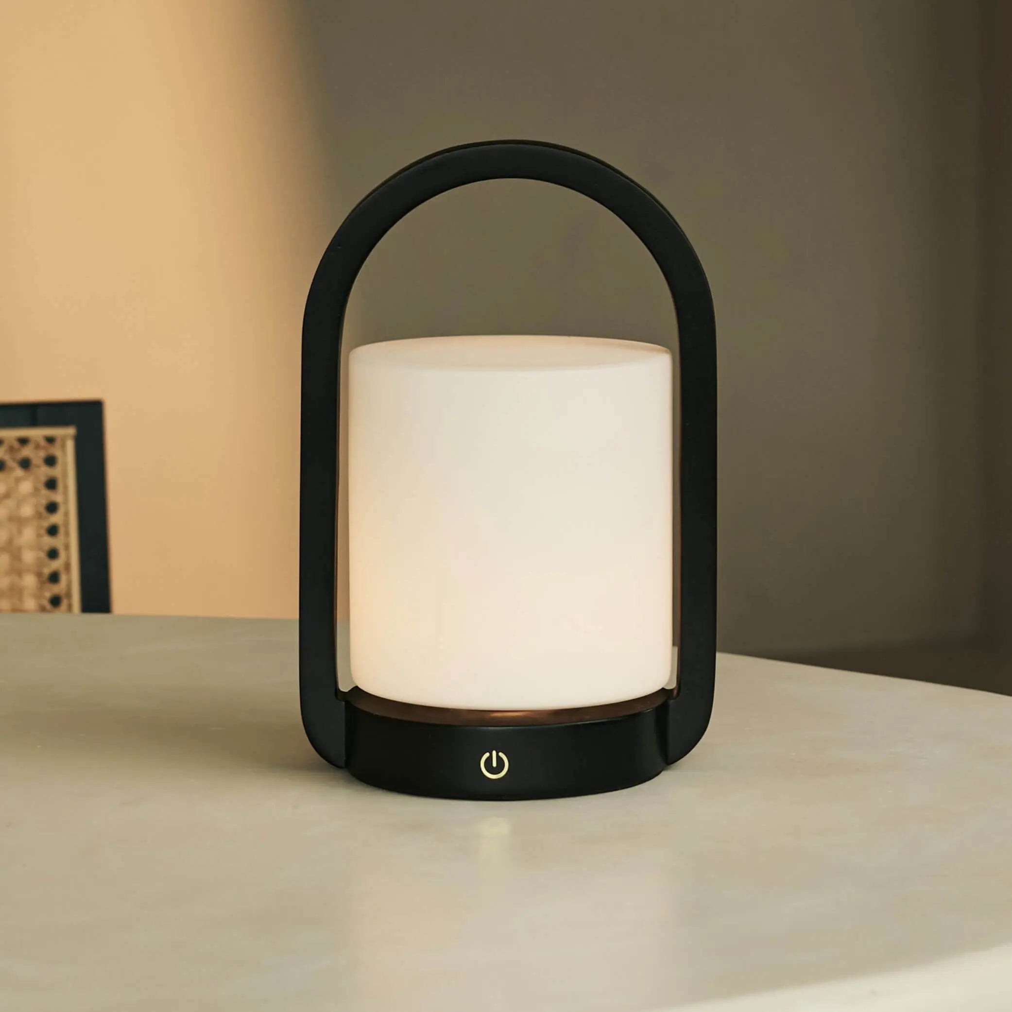 George Dark Brown Wooden Lamp – Rechargeable, Dimmable & Portable Tavellio
