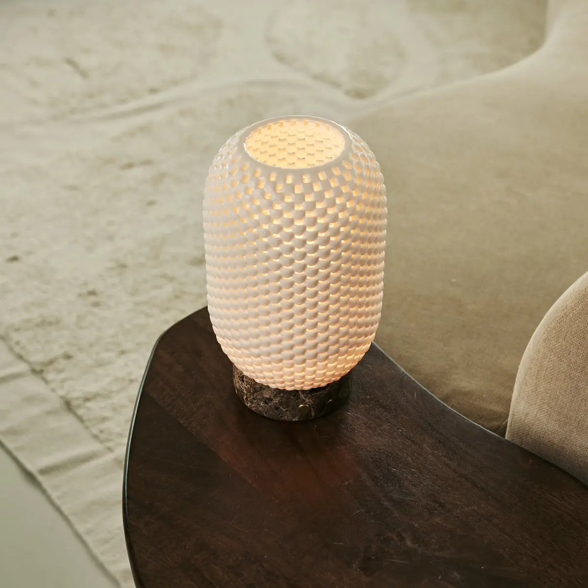 Aurora Marble Cordless Table Lamp in 3D-Printed Porcelain – Rechargeable, Dimmable & Up to 100 Hours of Light 