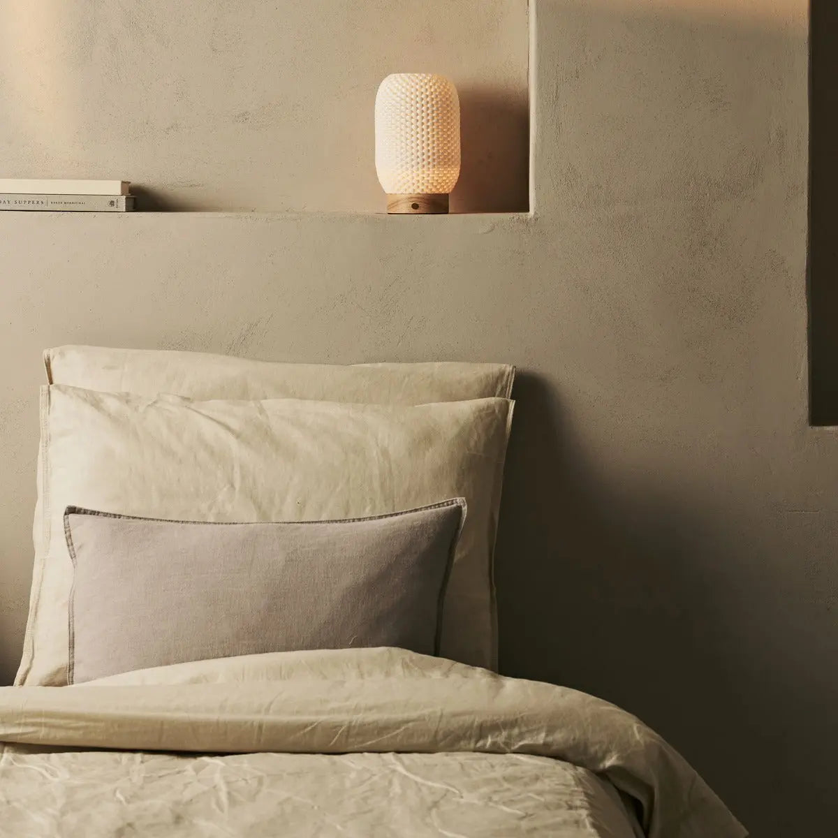 Aurora Light Brown Cordless Table Lamp in 3D-Printed Porcelain – Rechargeable, Dimmable & Up to 100 Hours of Light