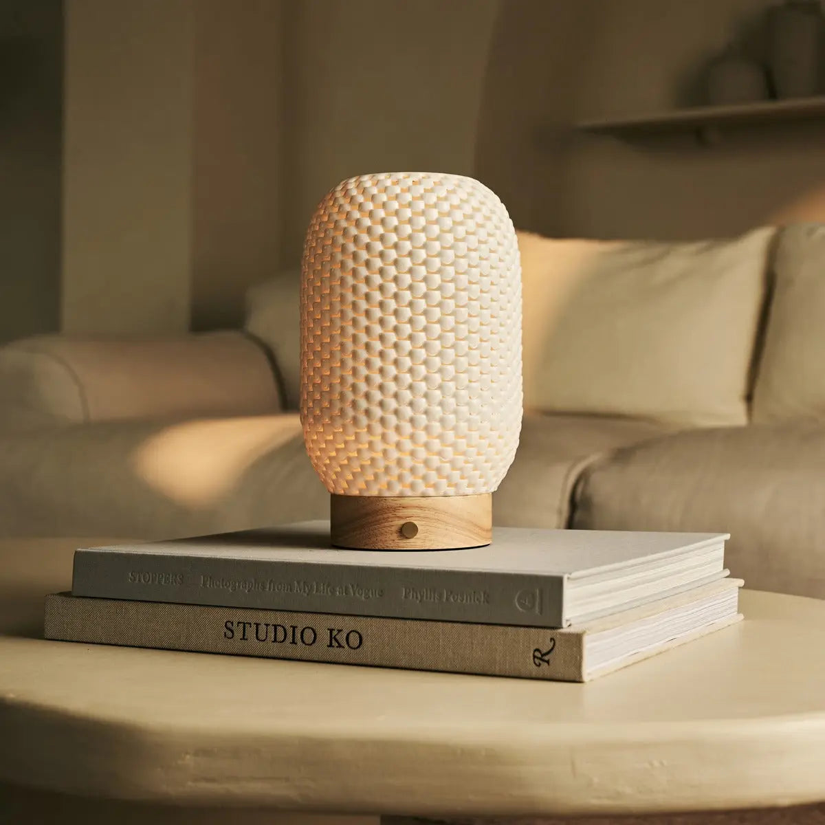 Aurora Light Brown Cordless Table Lamp in 3D-Printed Porcelain – Rechargeable, Dimmable & Up to 100 Hours of Light