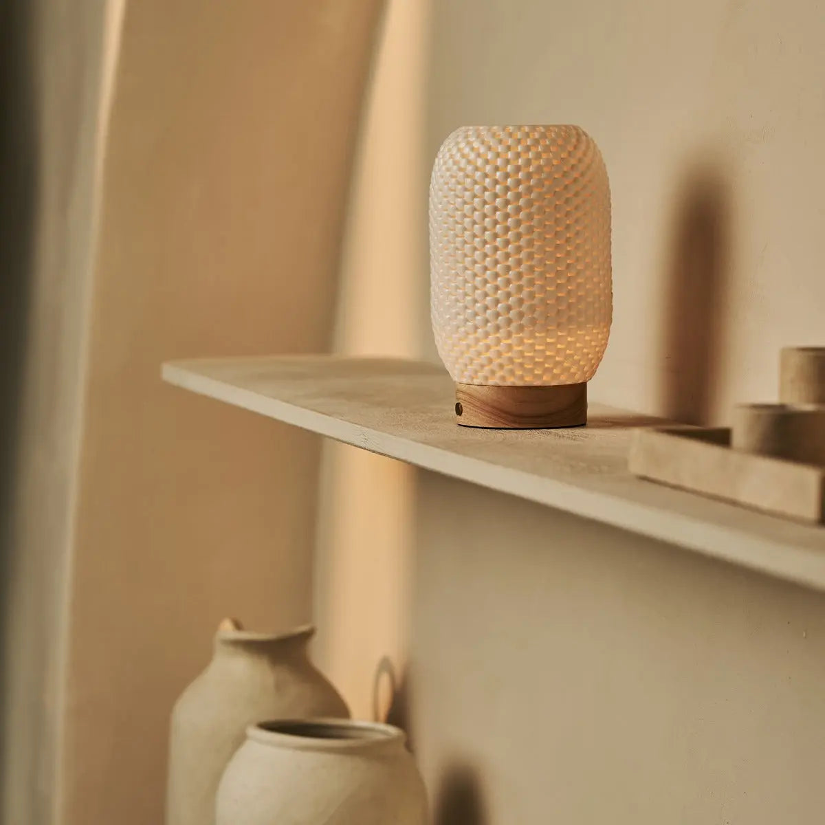 Aurora Light Brown Cordless Table Lamp in 3D-Printed Porcelain – Rechargeable, Dimmable & Up to 100 Hours of Light