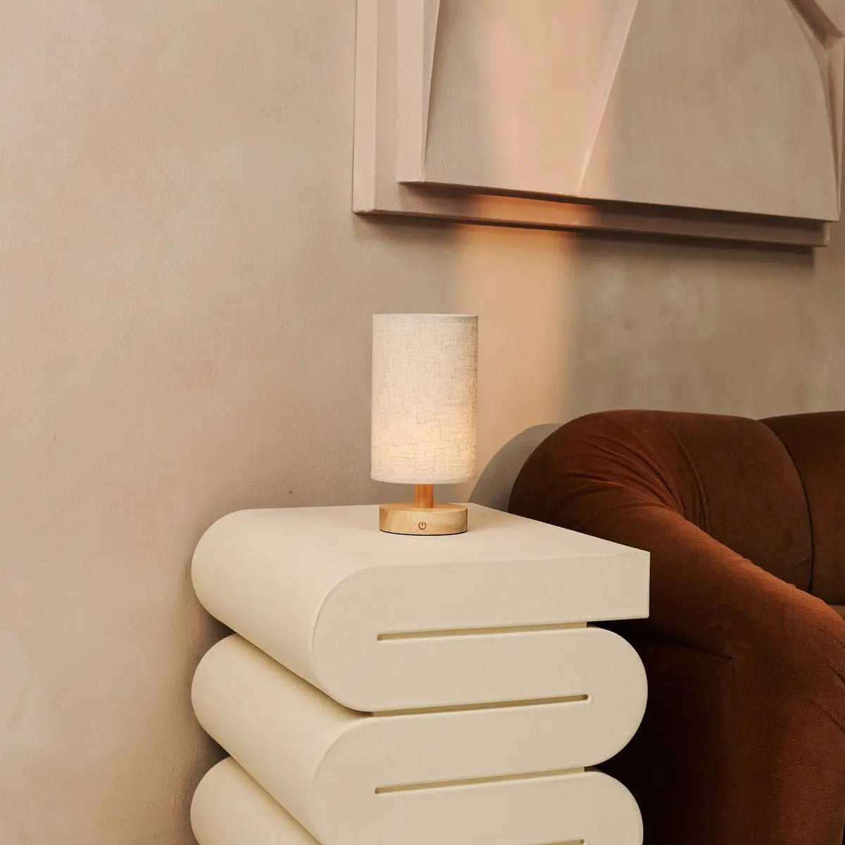 Ben Light Brown Wooden Dark Brown Table Lamp – Rechargeable, Dimmable, USB-C Powered Tavellio