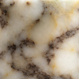 Close-up van het Calacatta Viola marmer met goudbruine adering van de oplaadbare Cuyp Small tafellamp