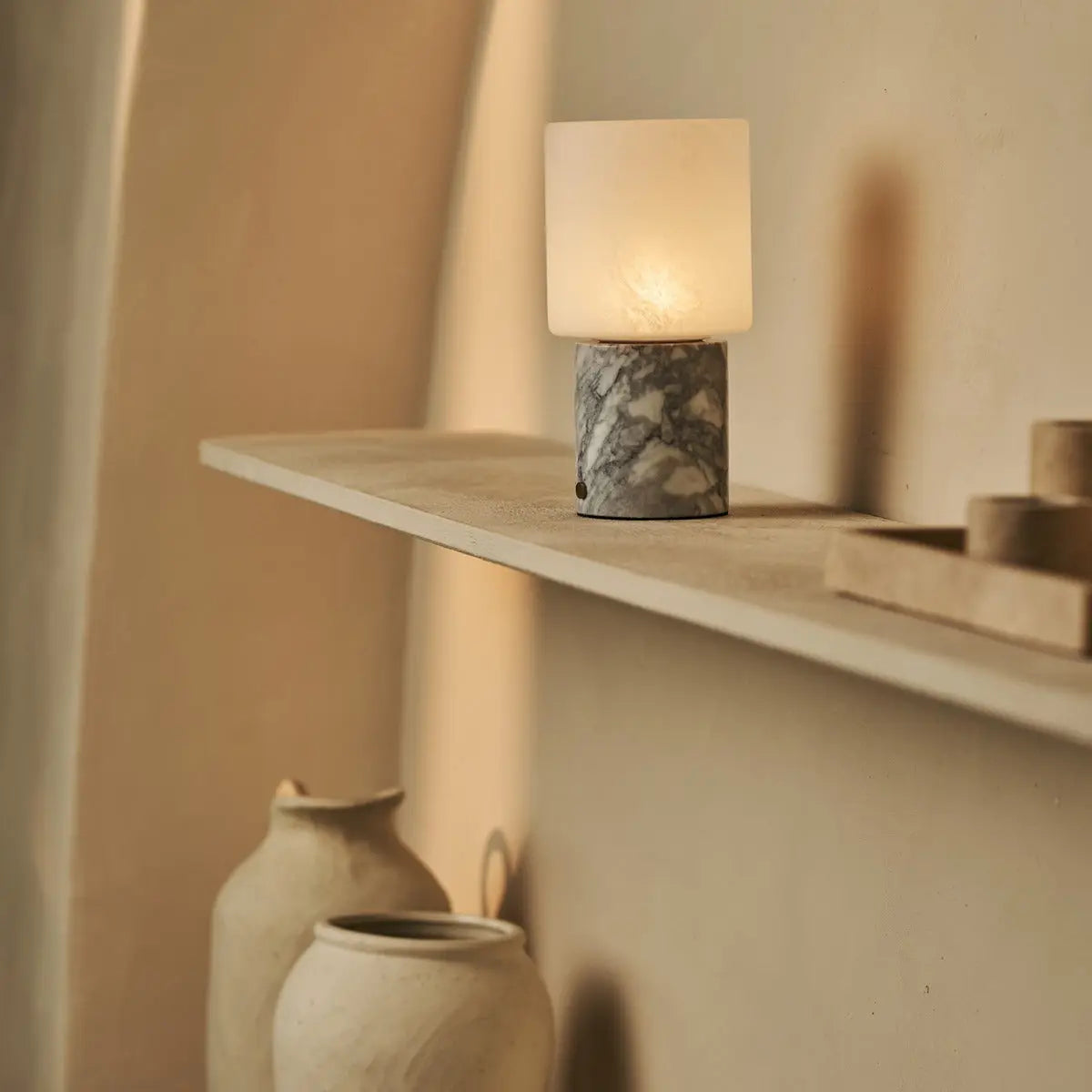 Cuyp White / Bianco Statuarietto – Marble Rechargeable Table Lamp – Cordless, USB Rechargeable & Up to 100 Hours Runtime