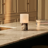 Cuyp Weiß – Calacatta Viola Wiederaufladbare Marmor-Tischlampe
