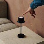 De Pijp Mini Midnight Black Rechargeable Table Lamp – Wireless Charging, Dimmable Lamp & 3 Light Colors Tavellio
