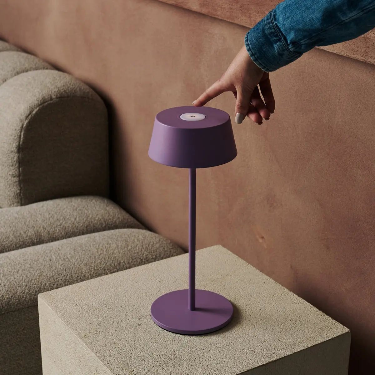 Hugo Violet Lila Rechargeable Table Lamp - Stylish, Dimmable Lamp & Cordless Tavellio